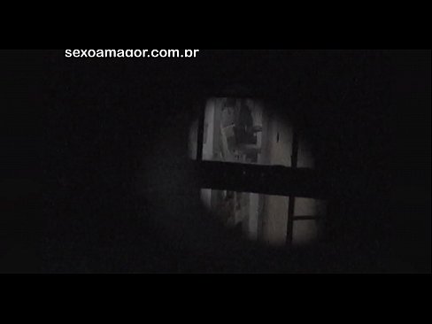 ❤️ Blondie ถูกแอบถ่ายวิดีโอโดยถ้ำมองในละแวกบ้านที่ซ่อนอยู่หลังอิฐกลวง ❤️ แค่โป๊ ที่ th.higlass.ru